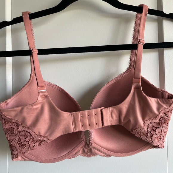 Victoria Secret Push-Up Bra Sz 32DDD - Picture 2 of 9